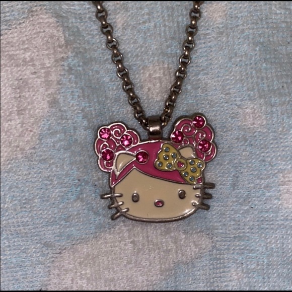 ❤️🔥LOOKING TO BUY TARINA TARANTINO PINK HEAD  NECKLACES!!❤️🔥 NOT SELLING🗣 - Picture 3 of 7